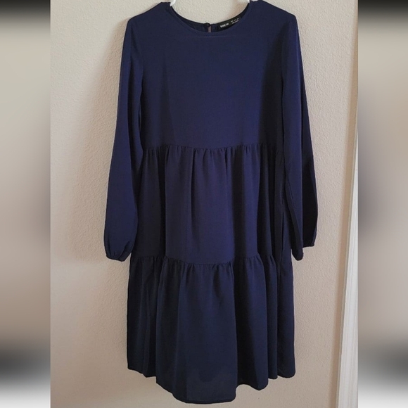SHEIN TIERED SMOCK DRESS - Picture 2 of 5